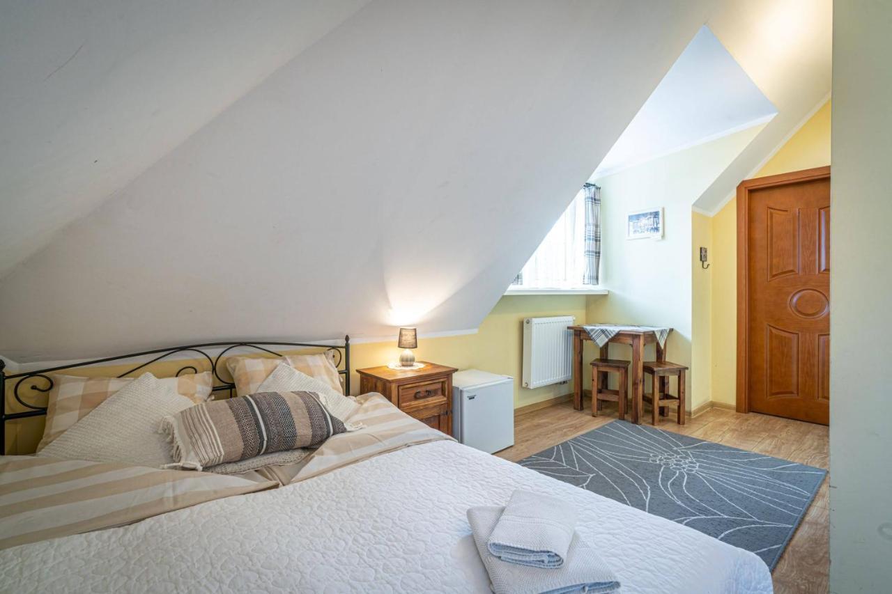 Fryzowiczowka Bed & Breakfast 3*