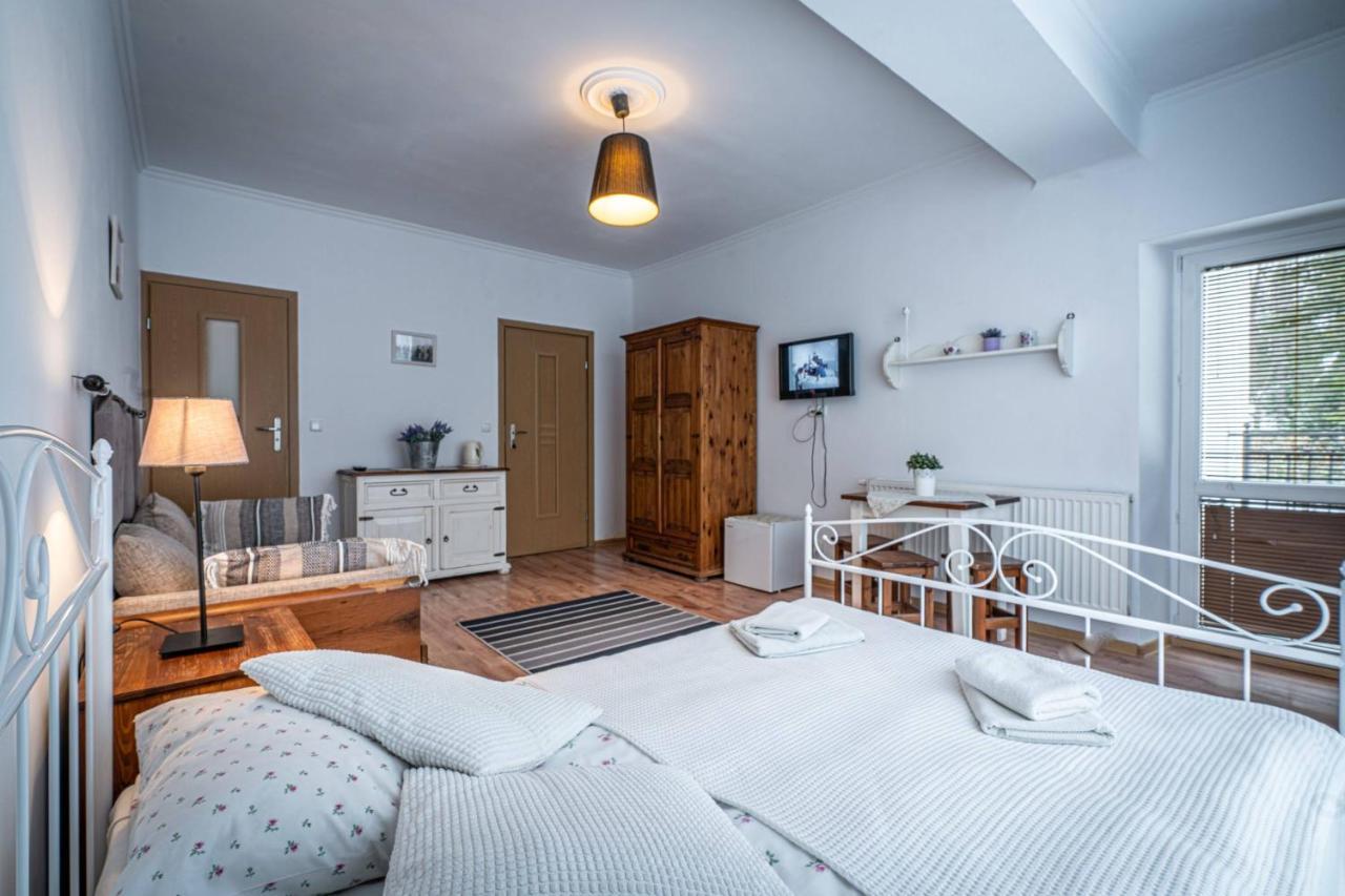 Fryzowiczowka Bed & Breakfast 3*
