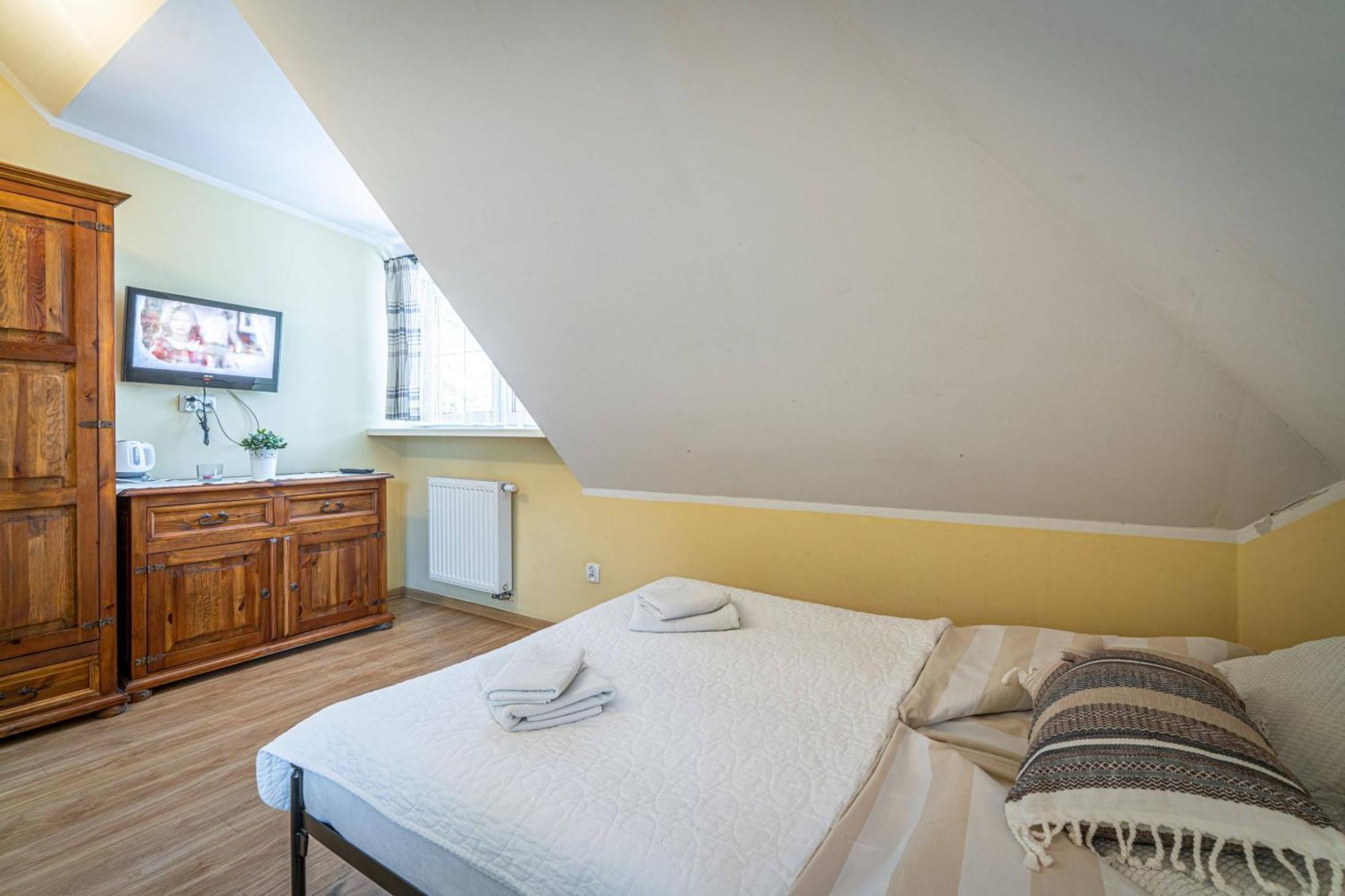 Fryzowiczowka Bed & Breakfast 3*